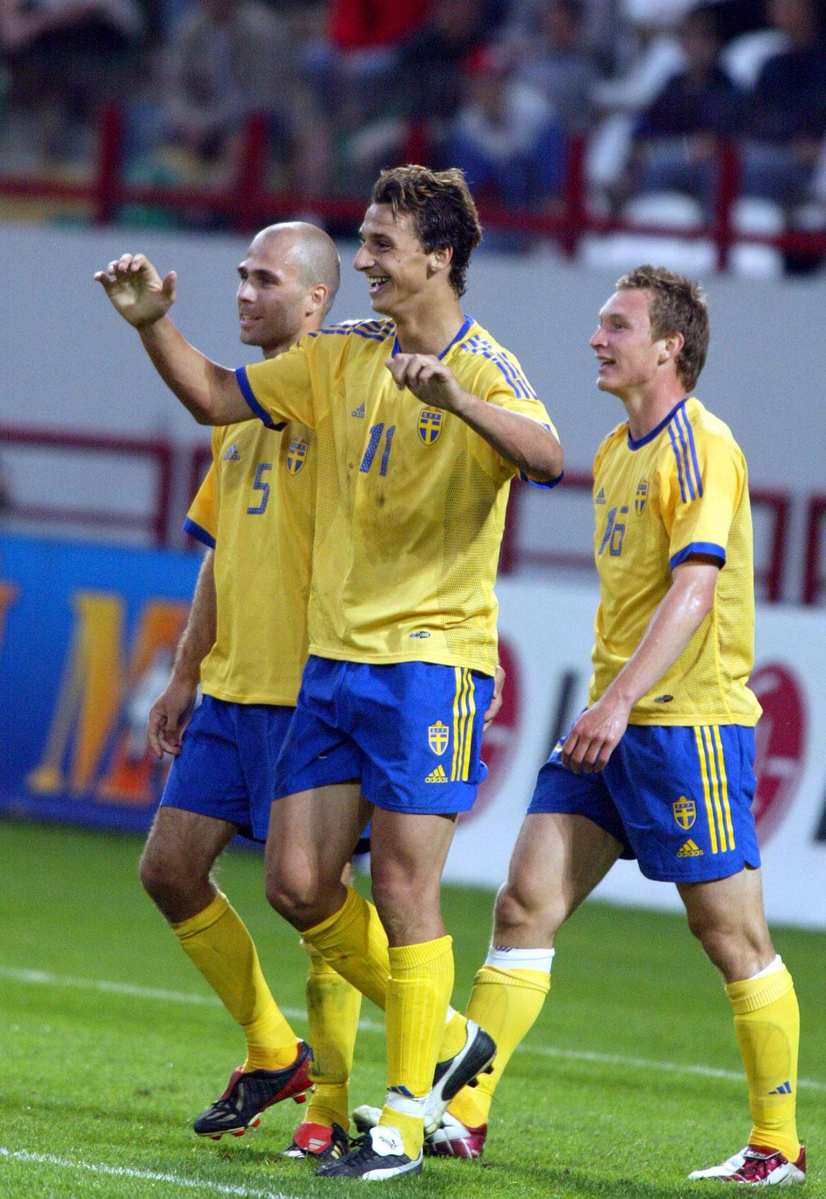 21 augusti 2002 I nittionde minuten sätter Zlatan kvitteringen mot Ryssland i en träningslandskamp. Mål två avklarat.