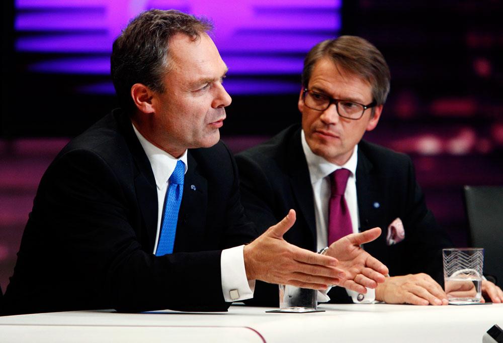 Jan Björklund (FP) tillsammans med Göran Hägglund på SVT:s valvaka vid valet 2010.