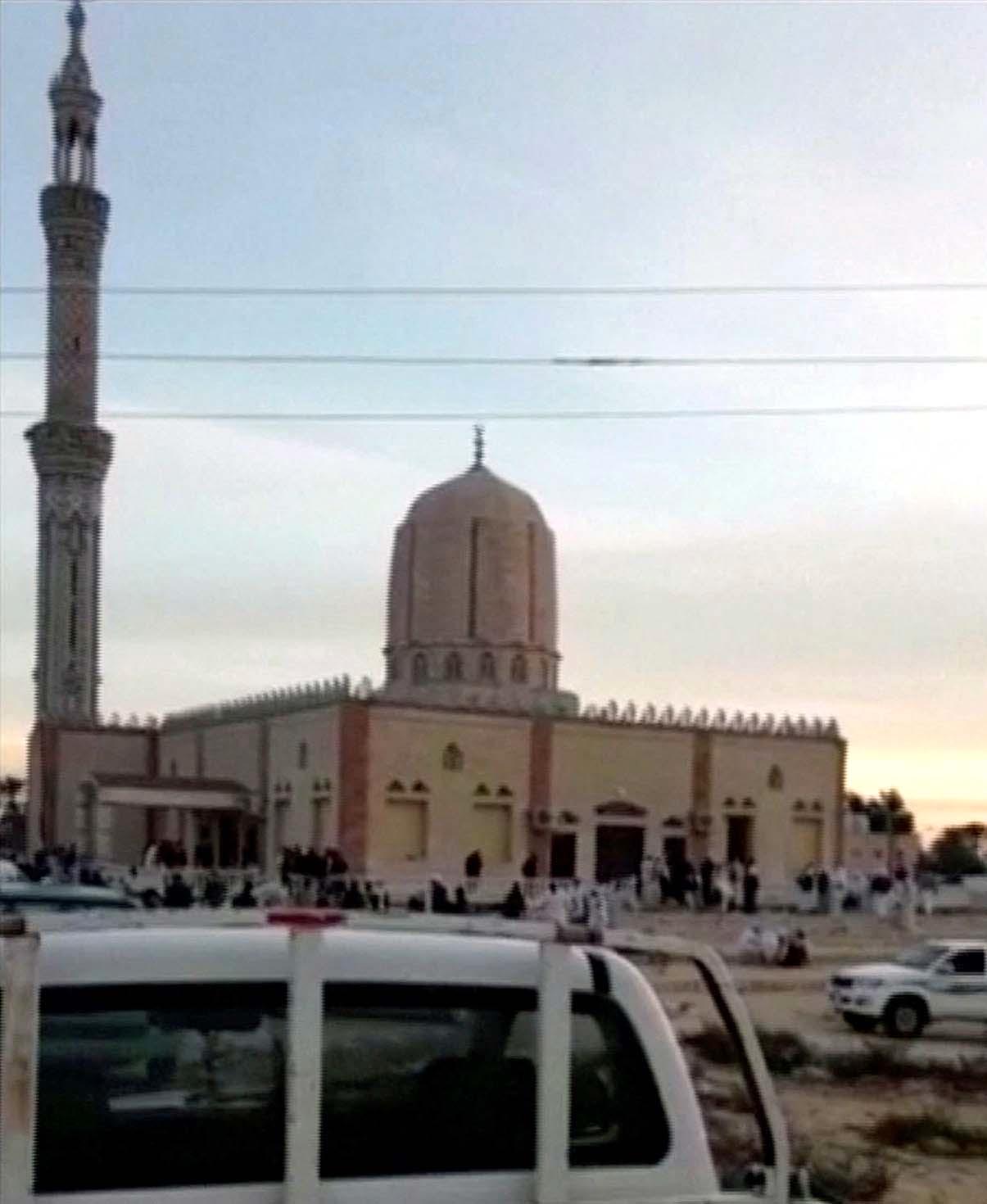 Över 200 dödades i attacken mot moskén. 