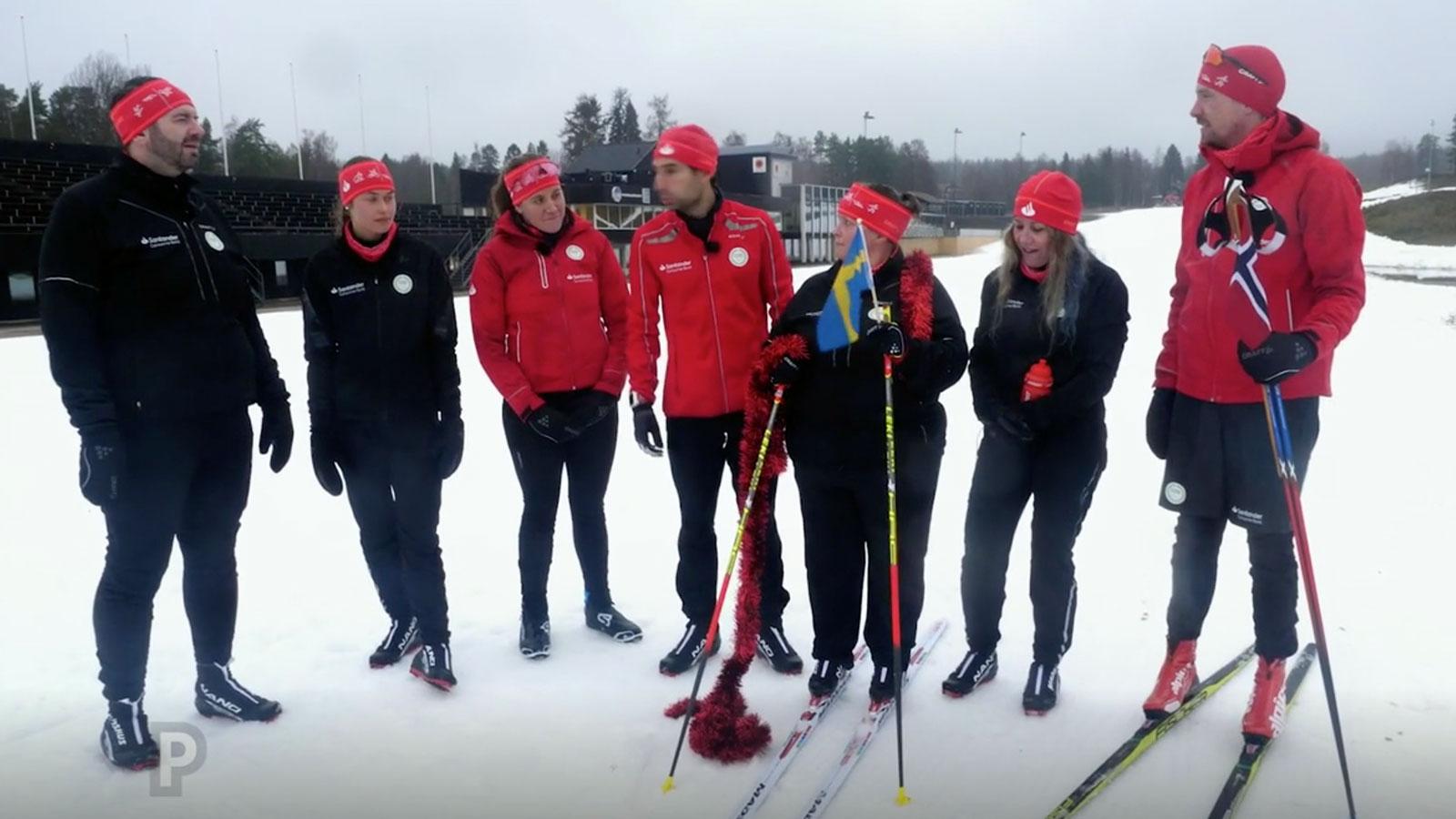 Susanne och de andra deltagarna får hjälp med träningen inför Vasaloppet av bland andra Os- och VM-guldmedaljören Johan Olsson (längst till höger).