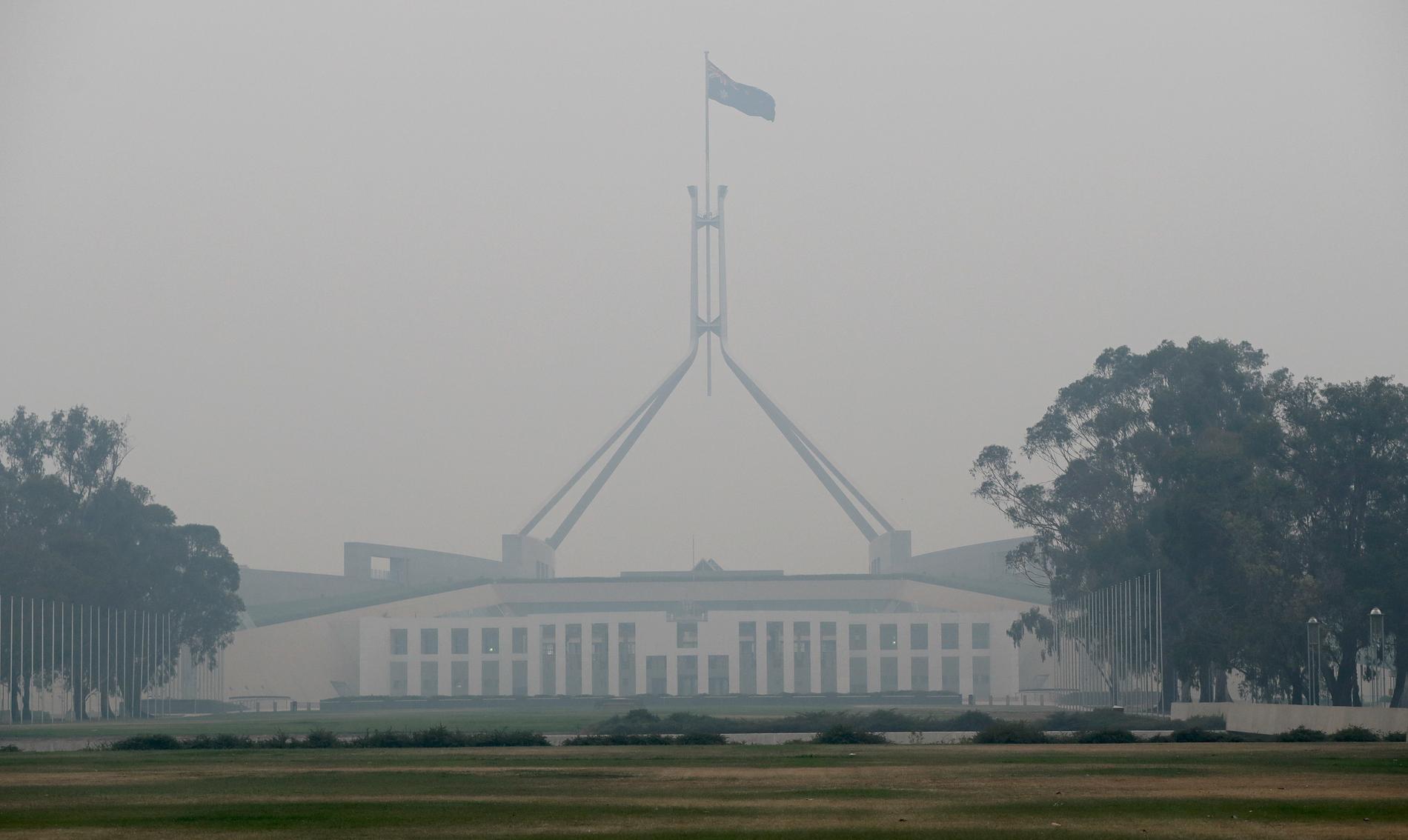 En kvinna uppger att hon våldtogs inne i Australiens parlamentshus 2019. Arkivbild.