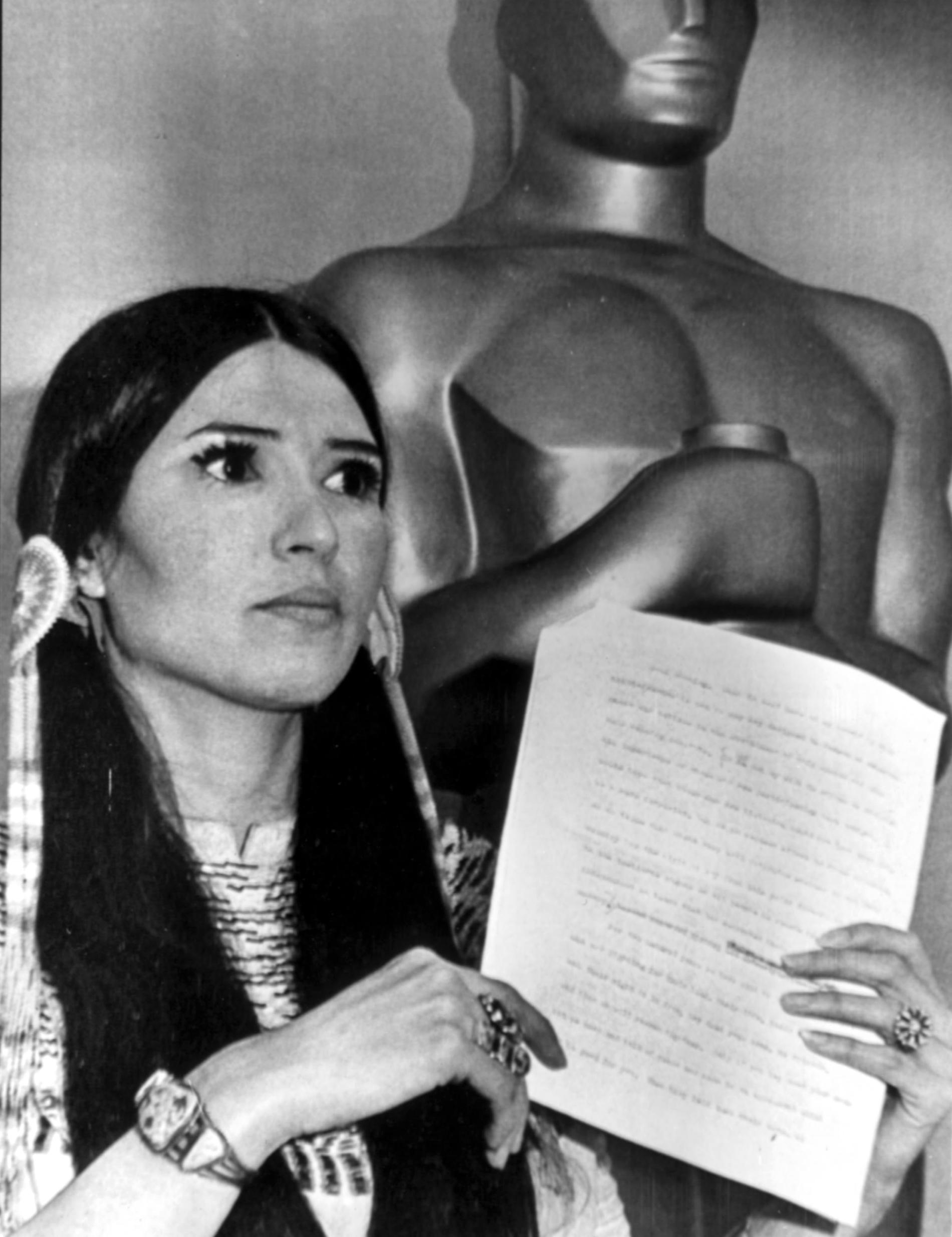 Sacheen Littlefeather på Oscarsgalan 1973.
