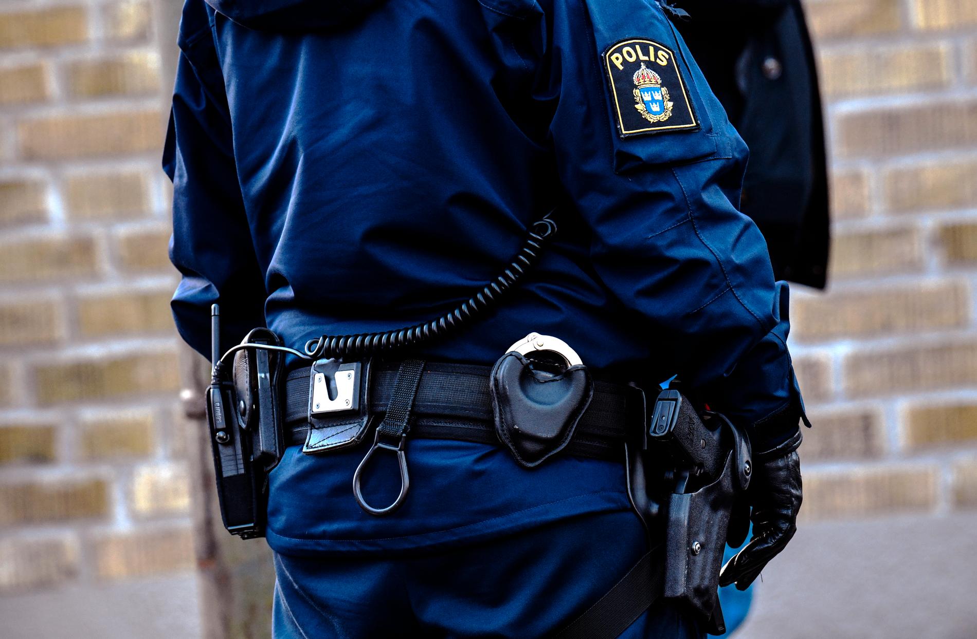 Polis finns på plats på en gymnasieskola i Arvika på grund av en ej specificerad säkerhetshändelse. Arkivbild.