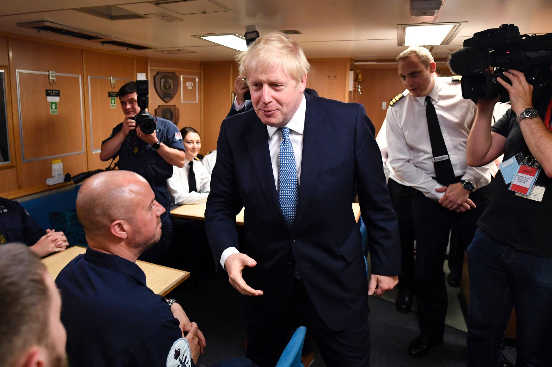 Storbritanniens premiärminister Boris Johnson vid måndagens besök på en flottbas i skotska Faslane.