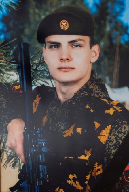 Afanasij Podajev blev bara 19 år. Han dog i en skyttegrav i Ukraina.