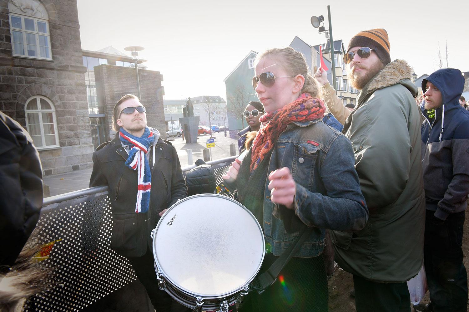 Demonstranter i Reykjavik.
