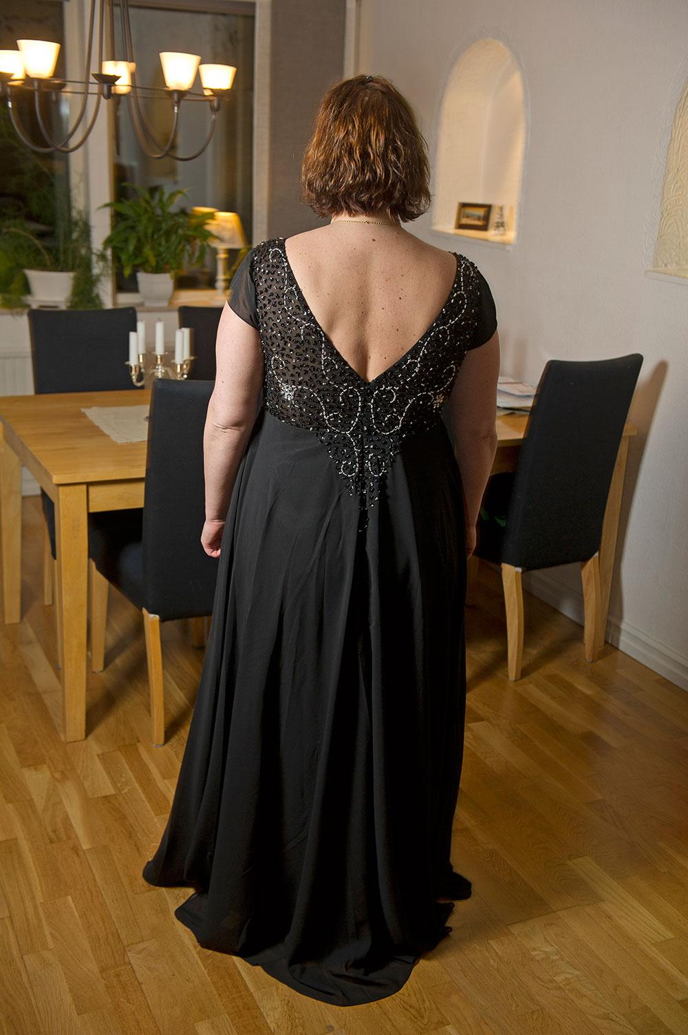Ann Larsson har redan börjat leta efter en ny klänning till bröllopet.