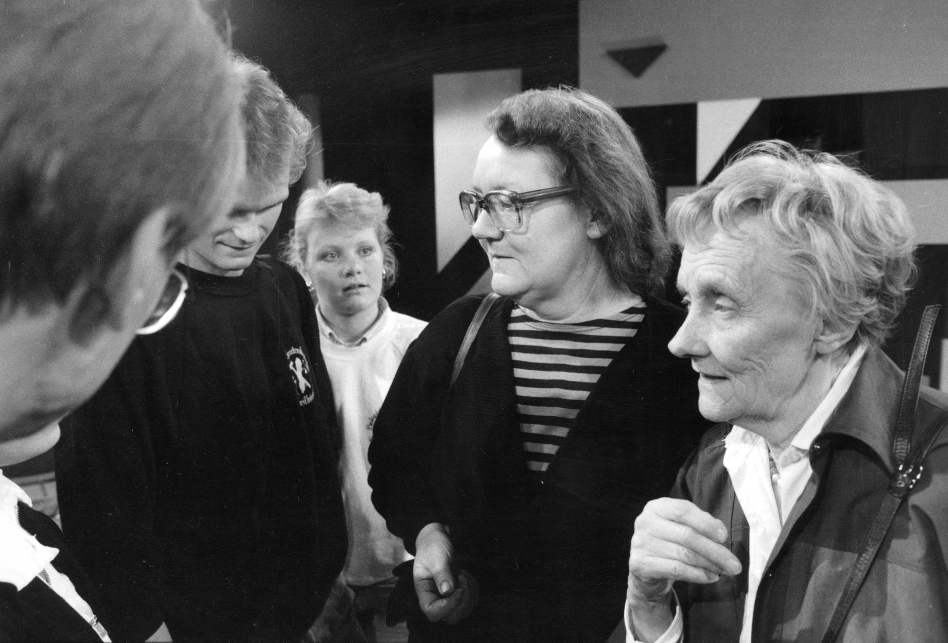I TV-programmet "Ärligt talat" uppmanade Marit Paulsen och Astrid Lindgren 1985 till ”revolt mot den dåliga maten” .