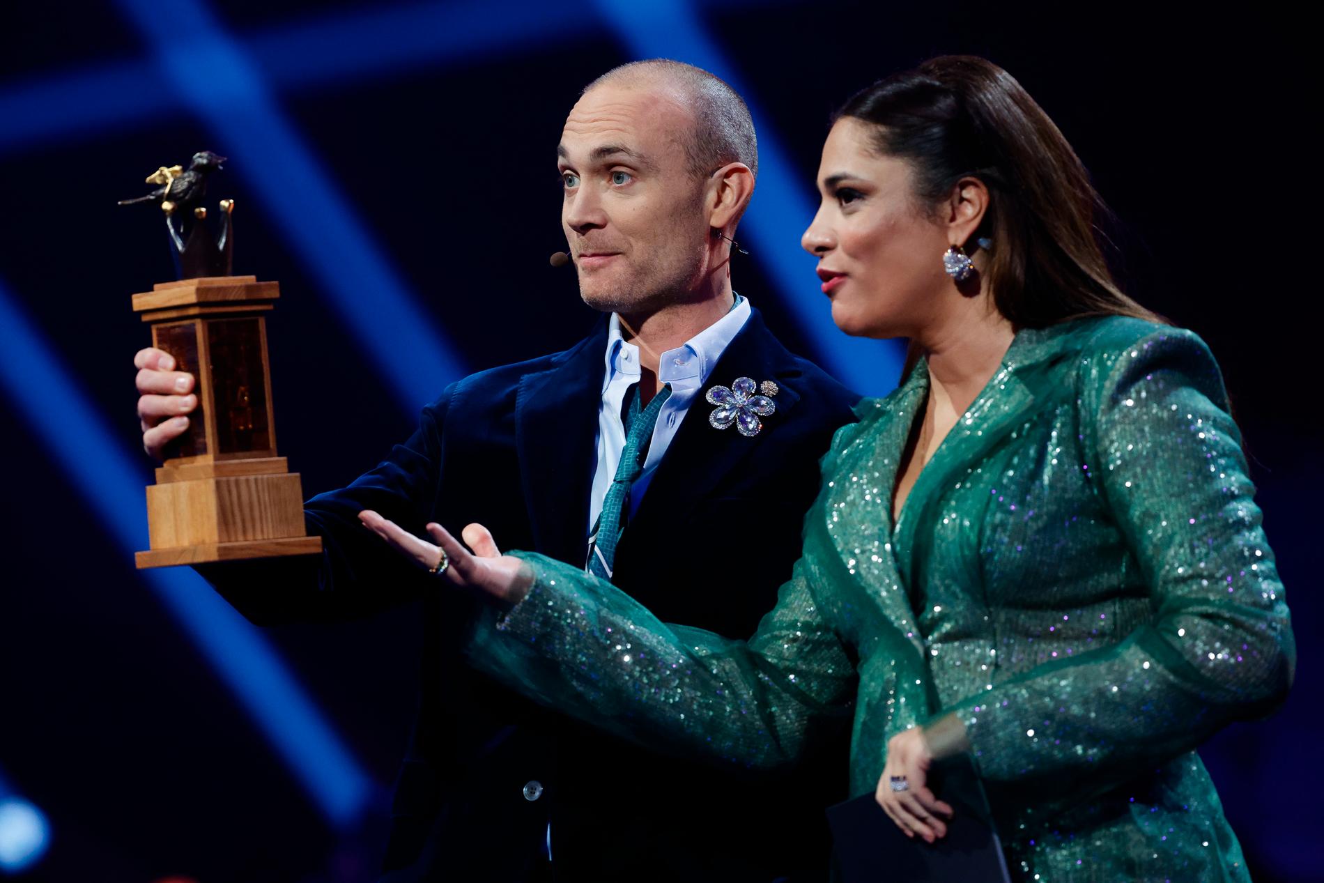 Programledarna för Melodifestivalen 2023, Jesper Rönndahl och Farah Abadi fick inte veta att tv-tittarna inte kunde se dem.