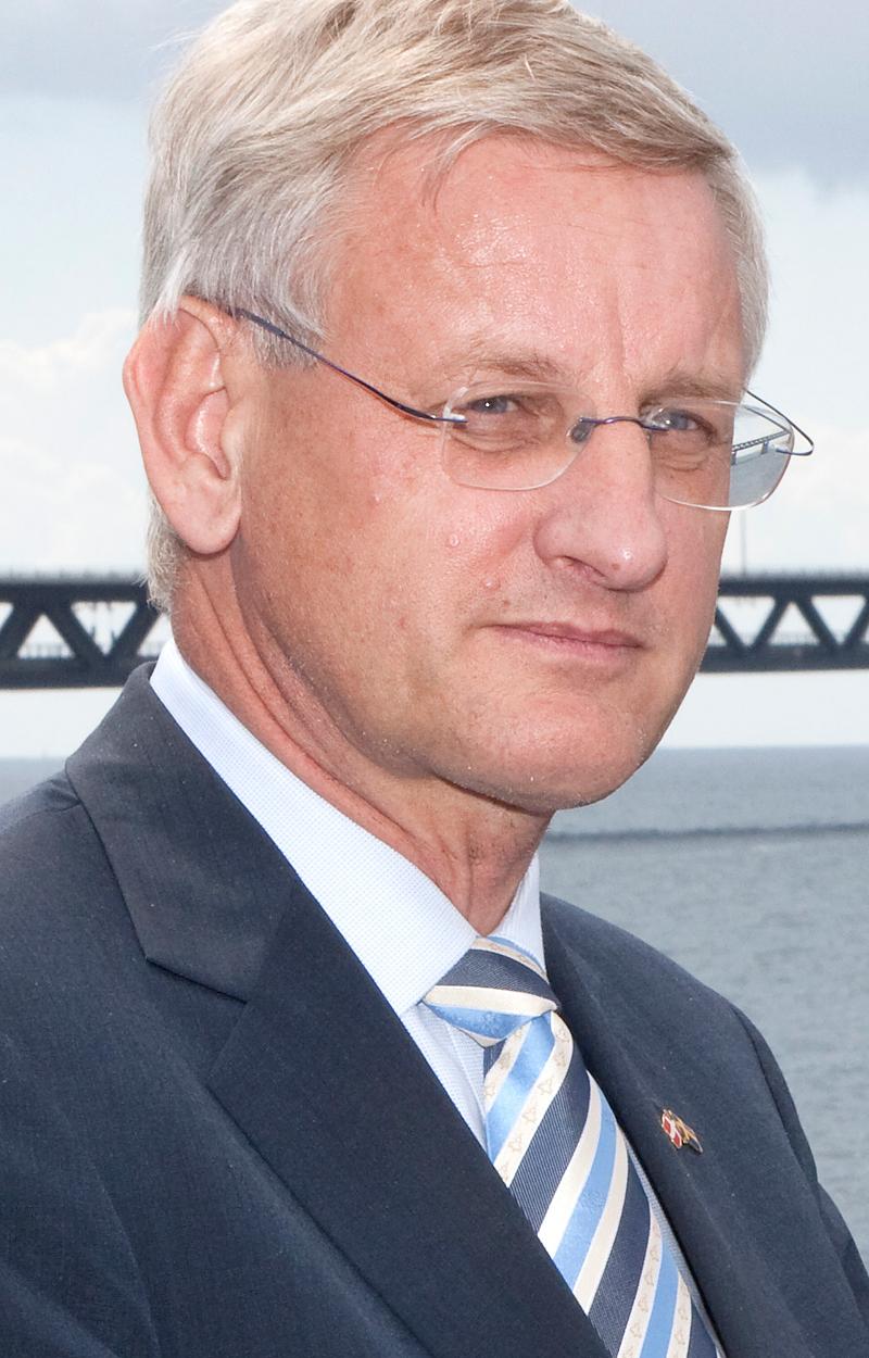 vägrar uttala sig En svensk åklagare en förundersökning för att utreda om dåvarande Lundin Petroleum, där Carl Bildt tidigare satt i styrelsen, kan ha gjort sig skyldigt till folkrättsbrott i Sudan. Själv vägrar Bildt att kommentera beslutet.