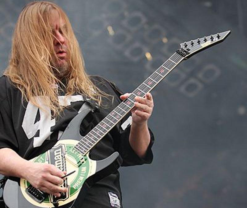 Slayers gitarrist Jeff Hanneman drabbades av en köttätande sjukdom.