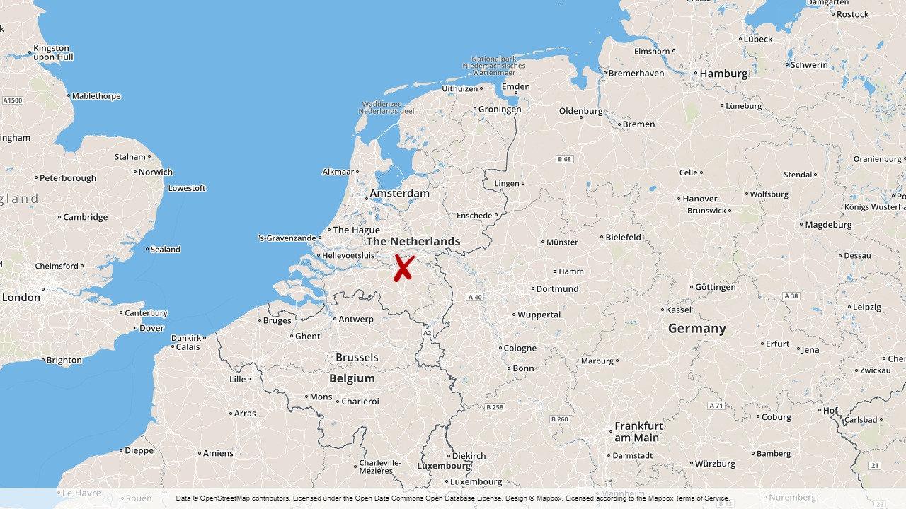 Fyra barn omkom i en tågkrock i Nederländerna.