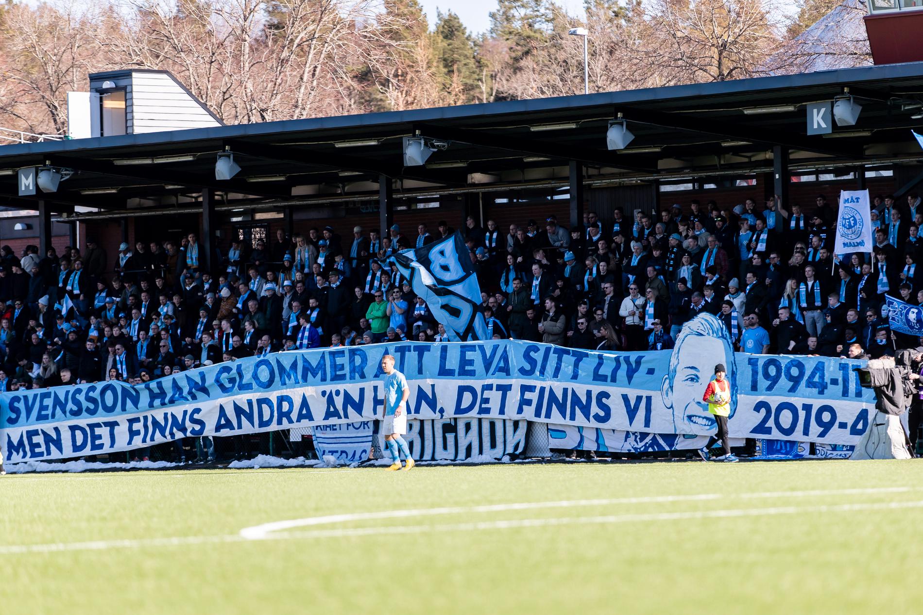 Malmö FF bortafölje mot Brommapojkarna.