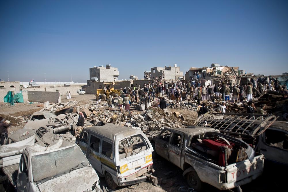 Överlevare efter en saudisk flygräd nära Sanaa Airport i Jemen