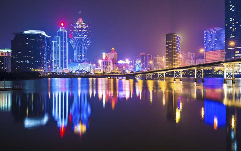 Macao i Kina är staden som tillsammans med Paris är ensamma om nio femstjärniga hotell enligt Forbes Travel Guide