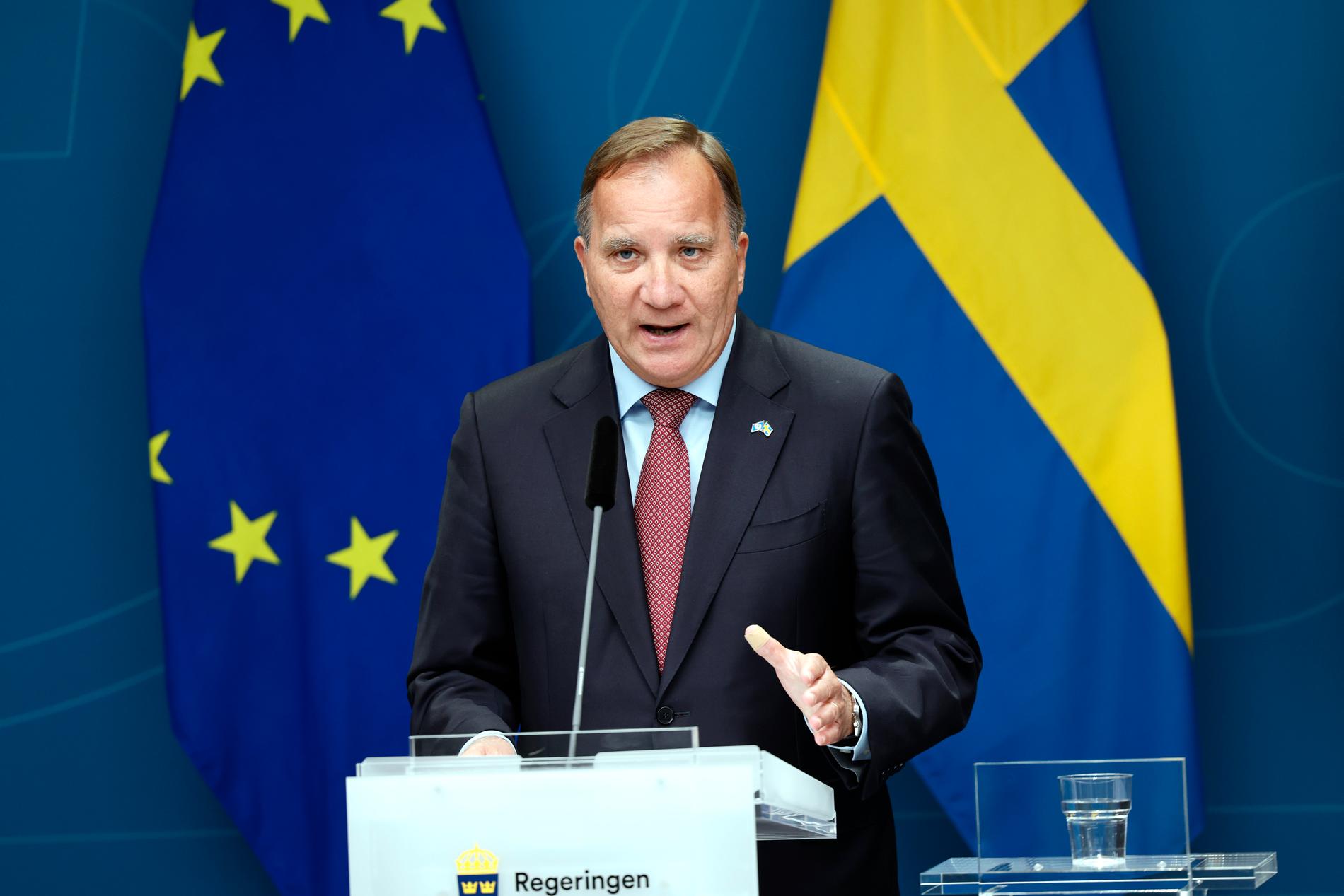 ”Regeringen är mån om att Sverige ska ha en god beredskap vid ett försämrat läge eller nya utbrott”, säger  Stefan Löfven på en pressträff.