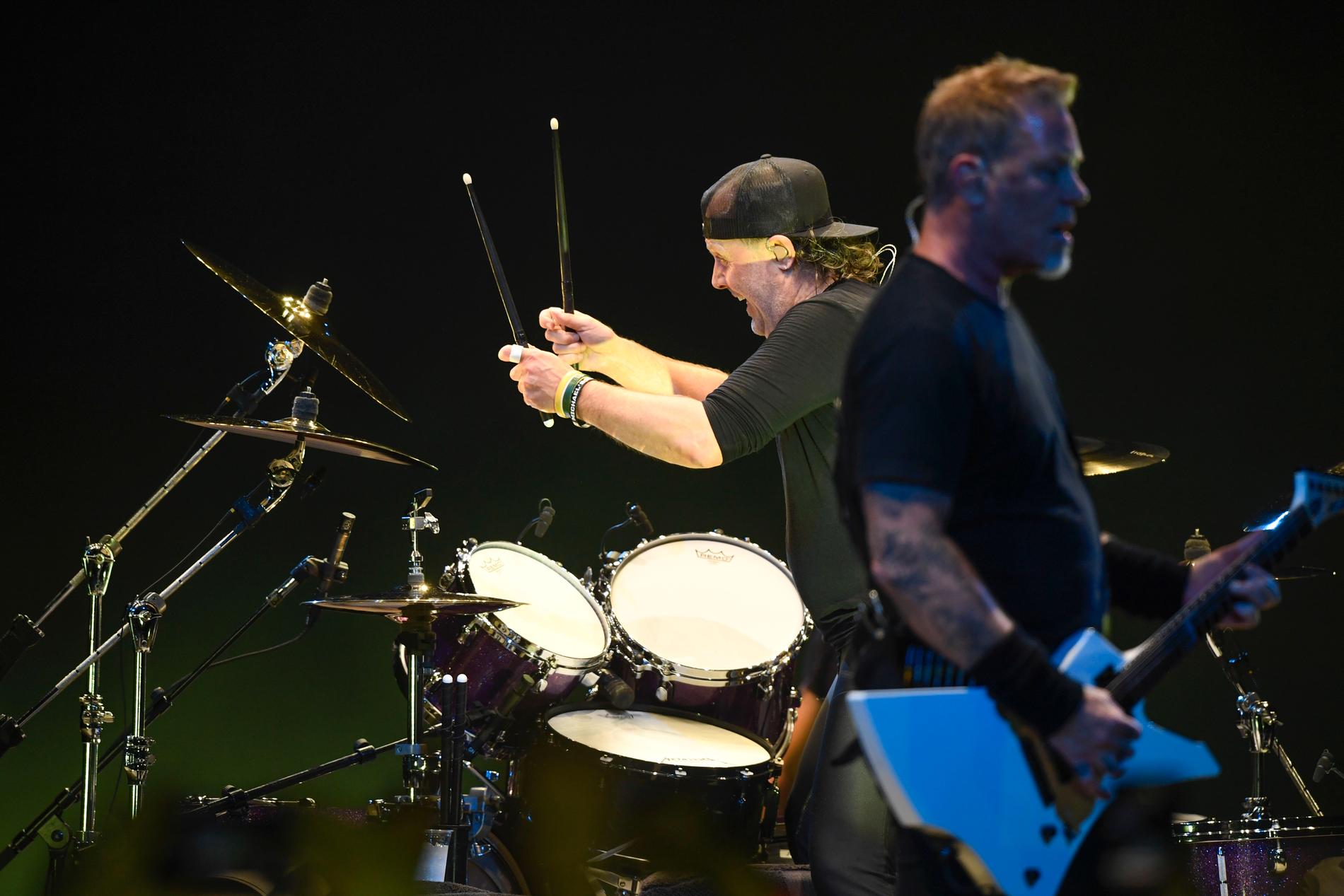 Danske trummisen Lars Ulrich och James Hetfield grundade Metallica i Los Angeles, 1981. Arkivbild.