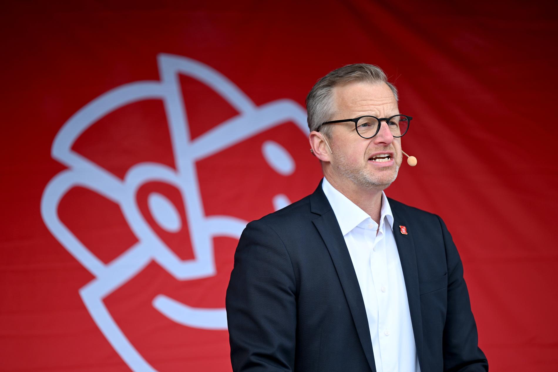 Socialdemokraternas finanspolitiska talesperson Mikael Damberg ryter till mot bankerna. Arkivbild.