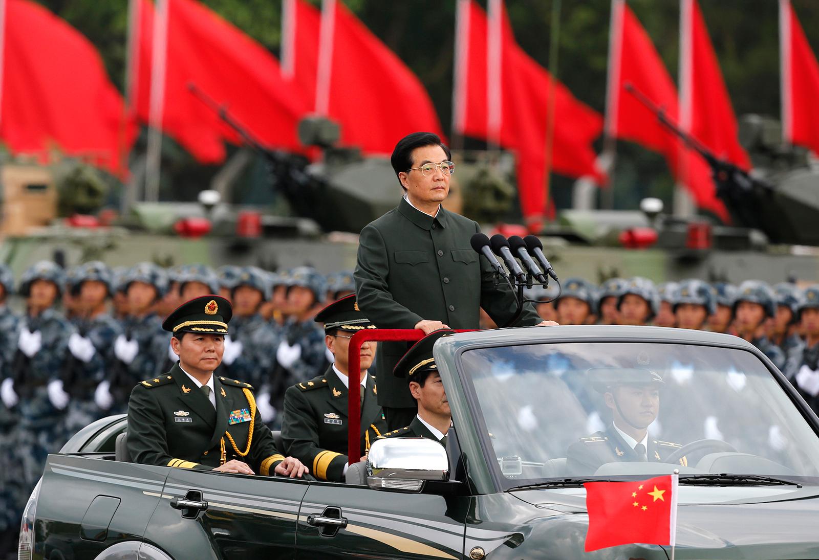 Förre presidenten Hu Jintao under en militärparad 2012