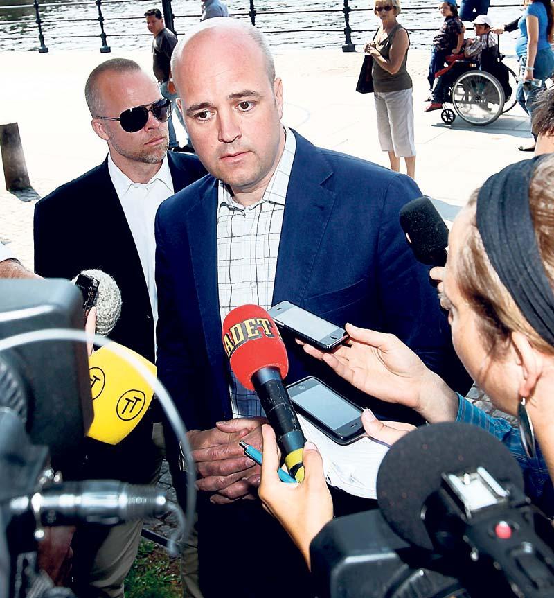 sjunker Förtroendet för Fredrik Reinfeldt har sjunkit sedan Sven Otto Littorin avgick som arbetsmarknadsminister i förra veckan. Det visar opinionsmätningen som Aftonbladet låtit Sifo göra. 18 procent uppger att de känner mindre förtroende för statsministern än tidigare.