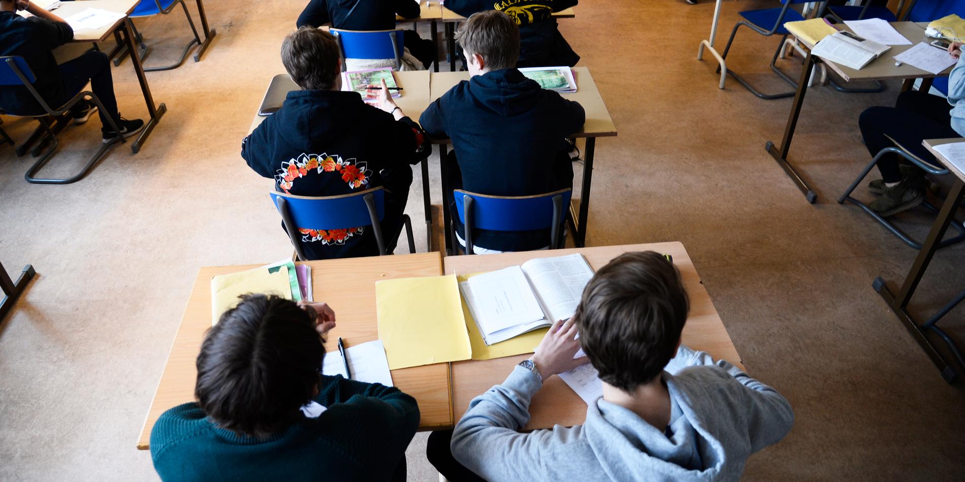 Bara två elever av tio gick ut i Bergsgårdsskolan i Hjällbo med behörighet till gymnasiet, skriver svt. 