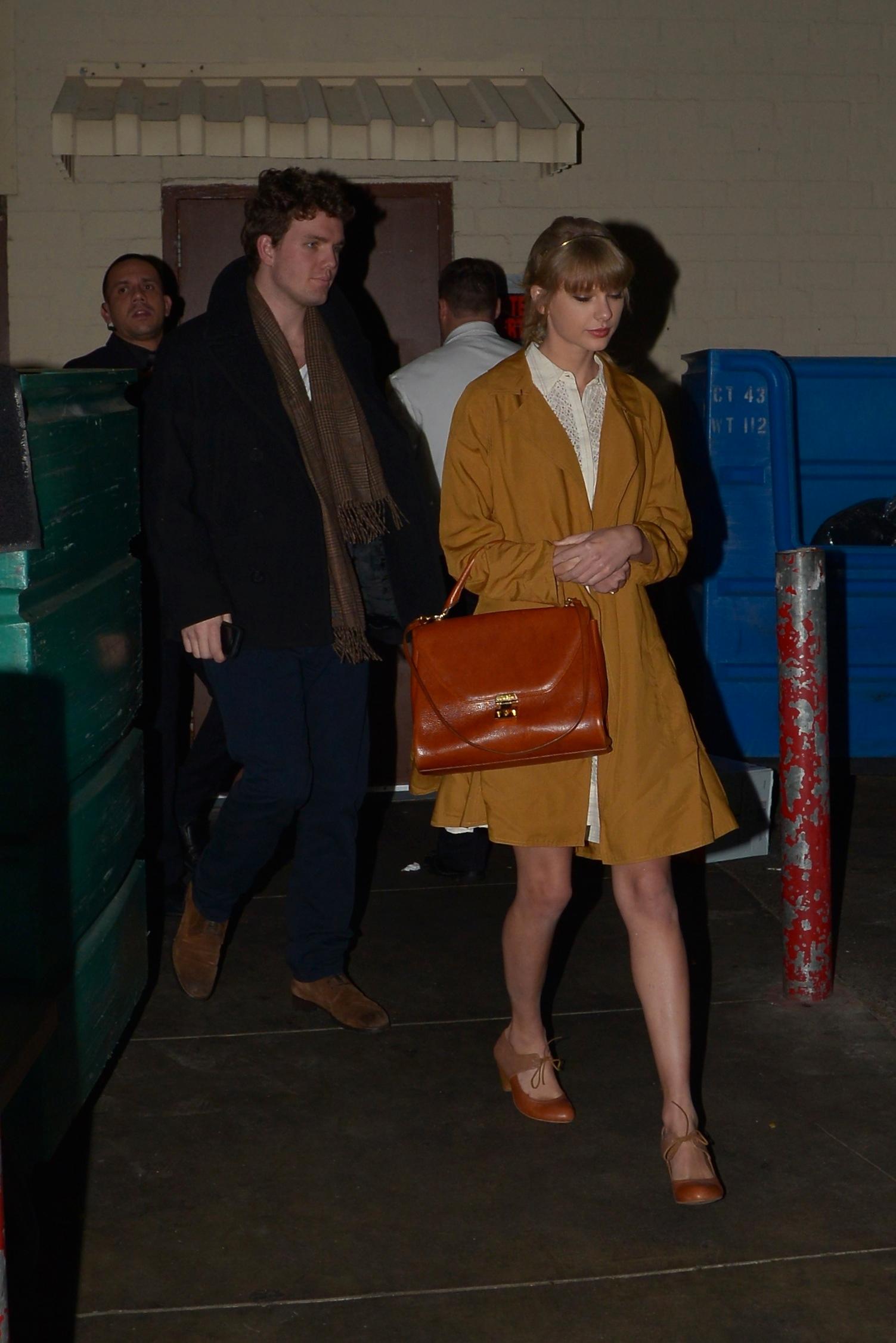 Taylor Swift Taylor, supercountrystjärna tog jetplanet hem till Harry.
