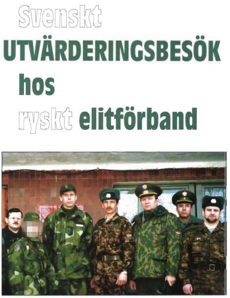 Till höger om den misstänkta kvinnan står tidigare brigadgeneral Håkan Espmark. De övriga tillhög det ryska elitförbandet.