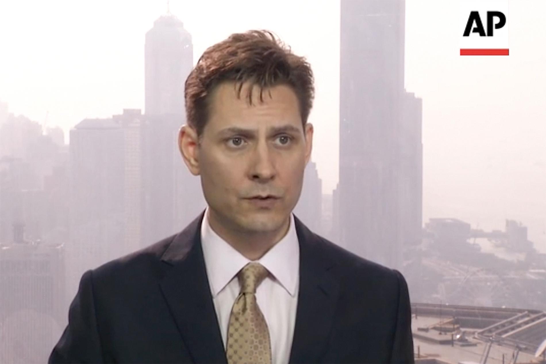 Diplomaten Michael Kovrig under en intervju i Hongkong i mars. Arkivbild.
