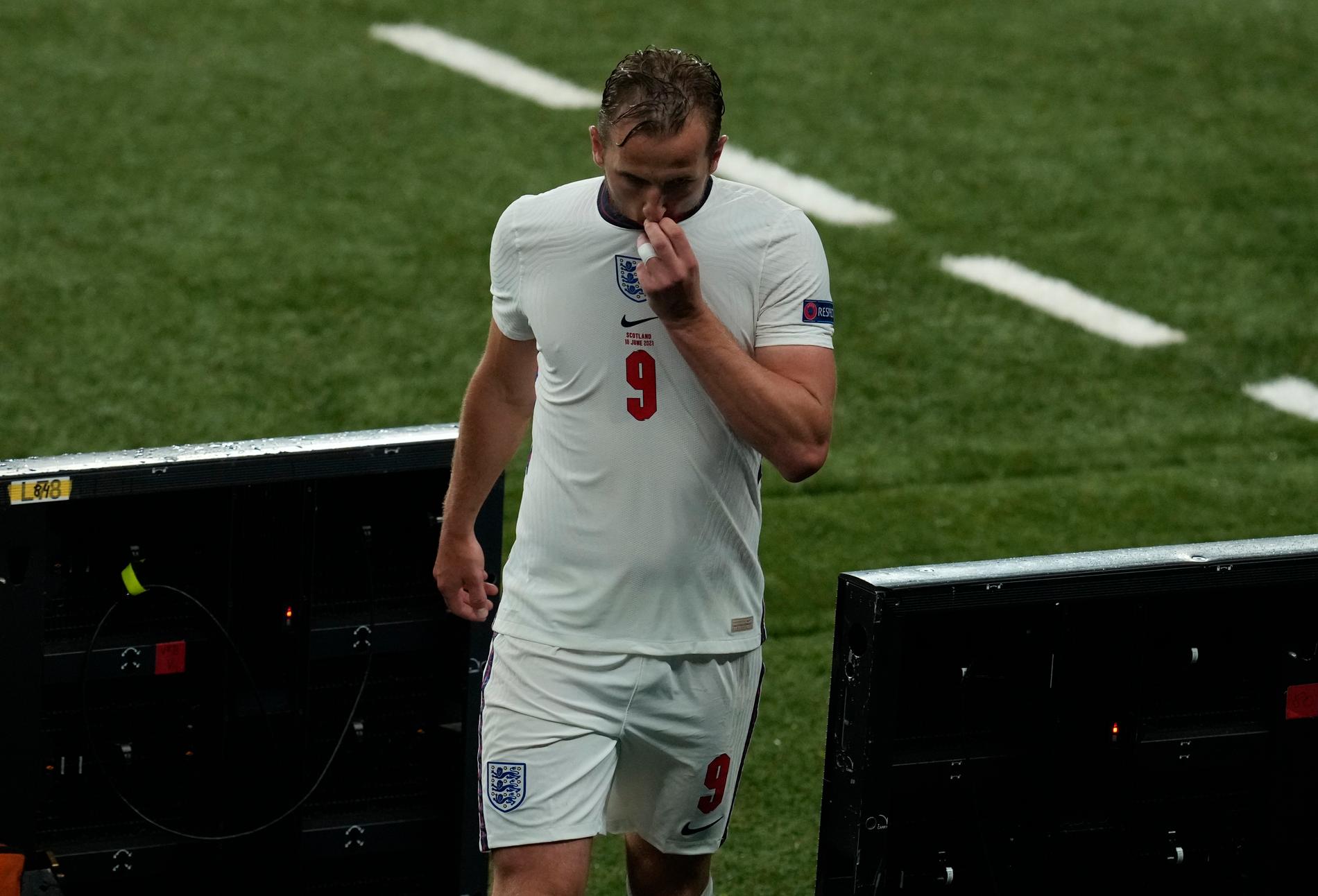 Han var favorit till att vinna skytteligan, men efter tre matcher har Englands kapten, Harry Kane fortfarande inte gjort mål.