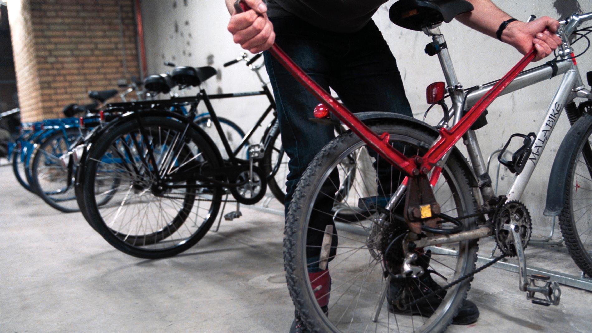 En 50-årig man i Uppsala misstänks för över 30 cykelstölder.