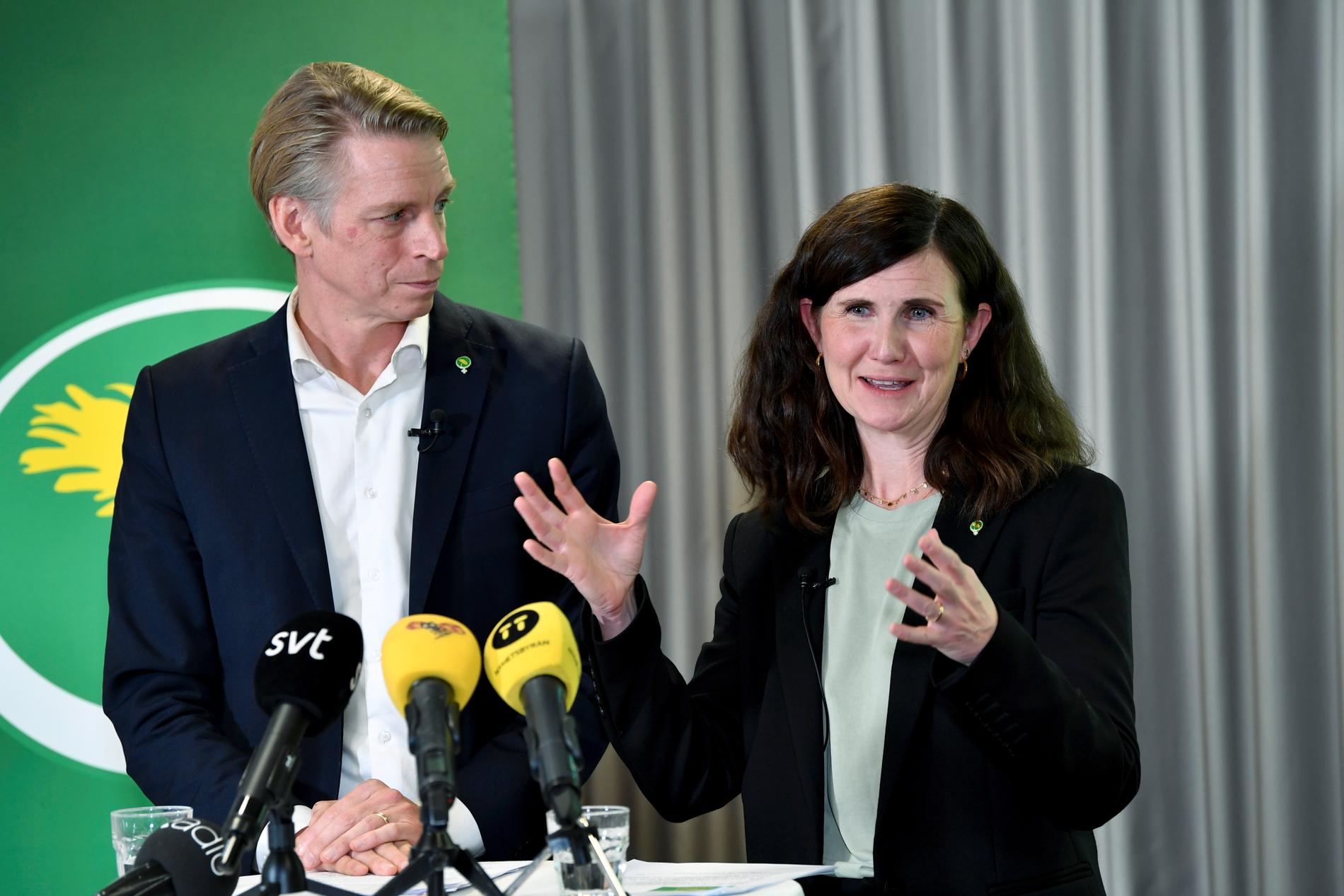 Desperata? Miljöpartiets språkrör Per Bolund och Märta Stenevi tar partiet vänsterut, anser statsvetare.