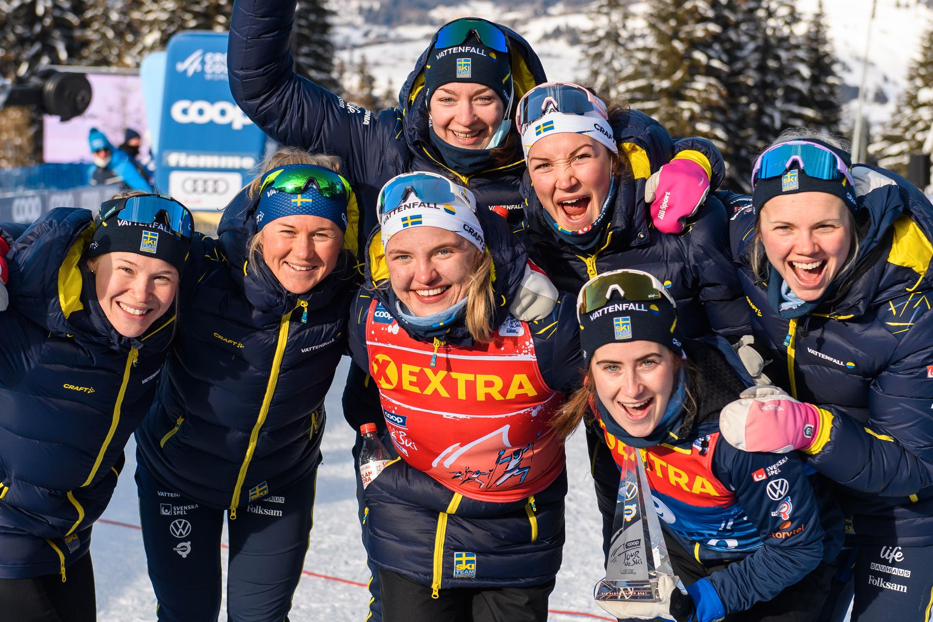 Det svenska laget efter avslutningen i Tour de Ski 2021.