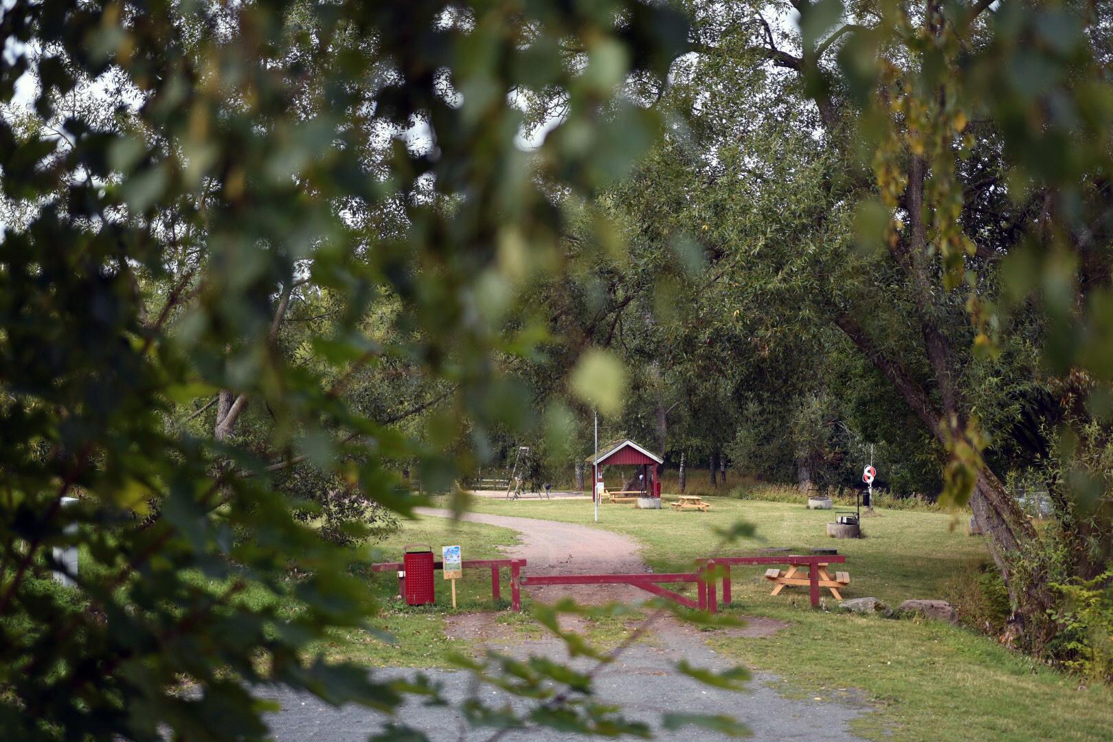 I början av augusti hittades en men i 50-årsåldern död i en park i Huskvarna