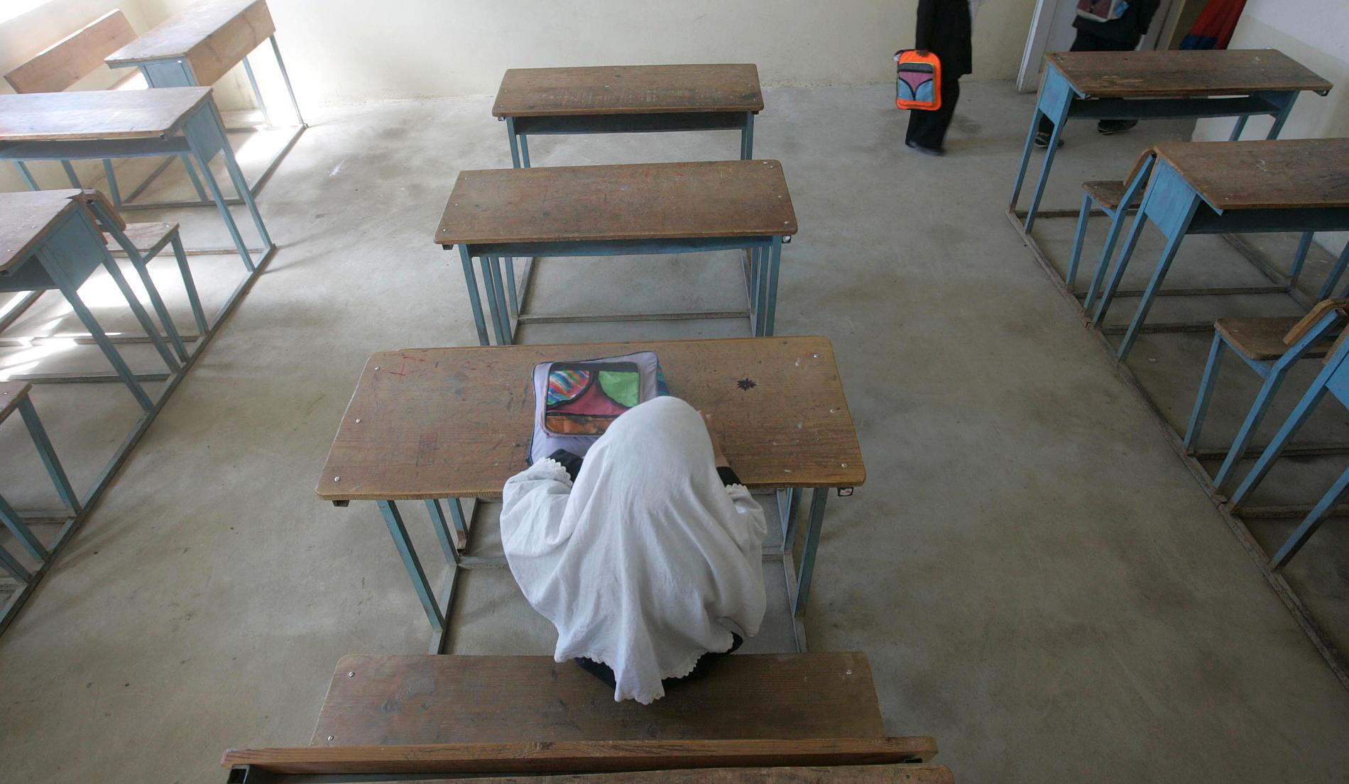 En flicka i en skola i Afghanistan. Arkivbild.