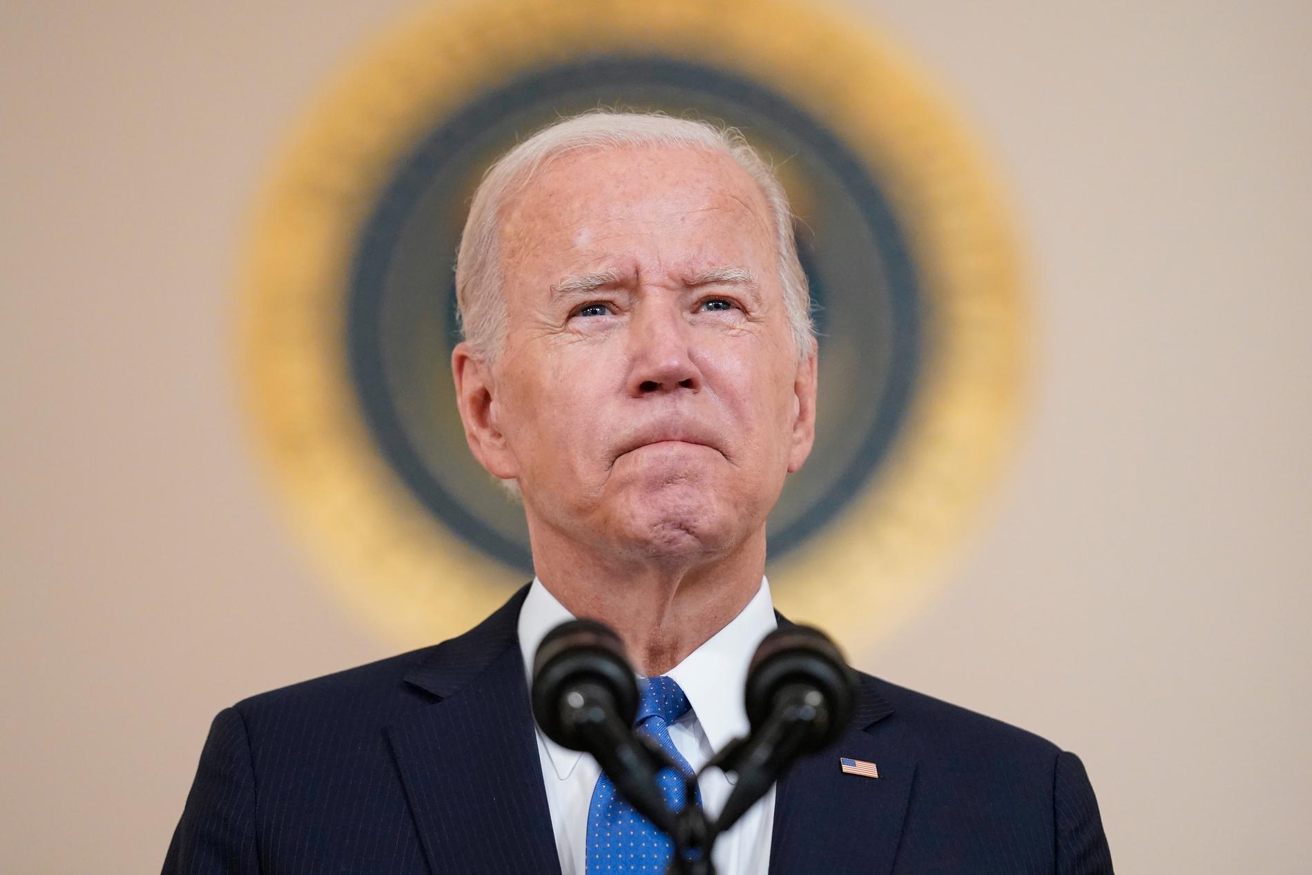 President Joe Biden kallade beslutet om att riva upp domen Roe mot Wade för  ”smärtsamt och förödande.