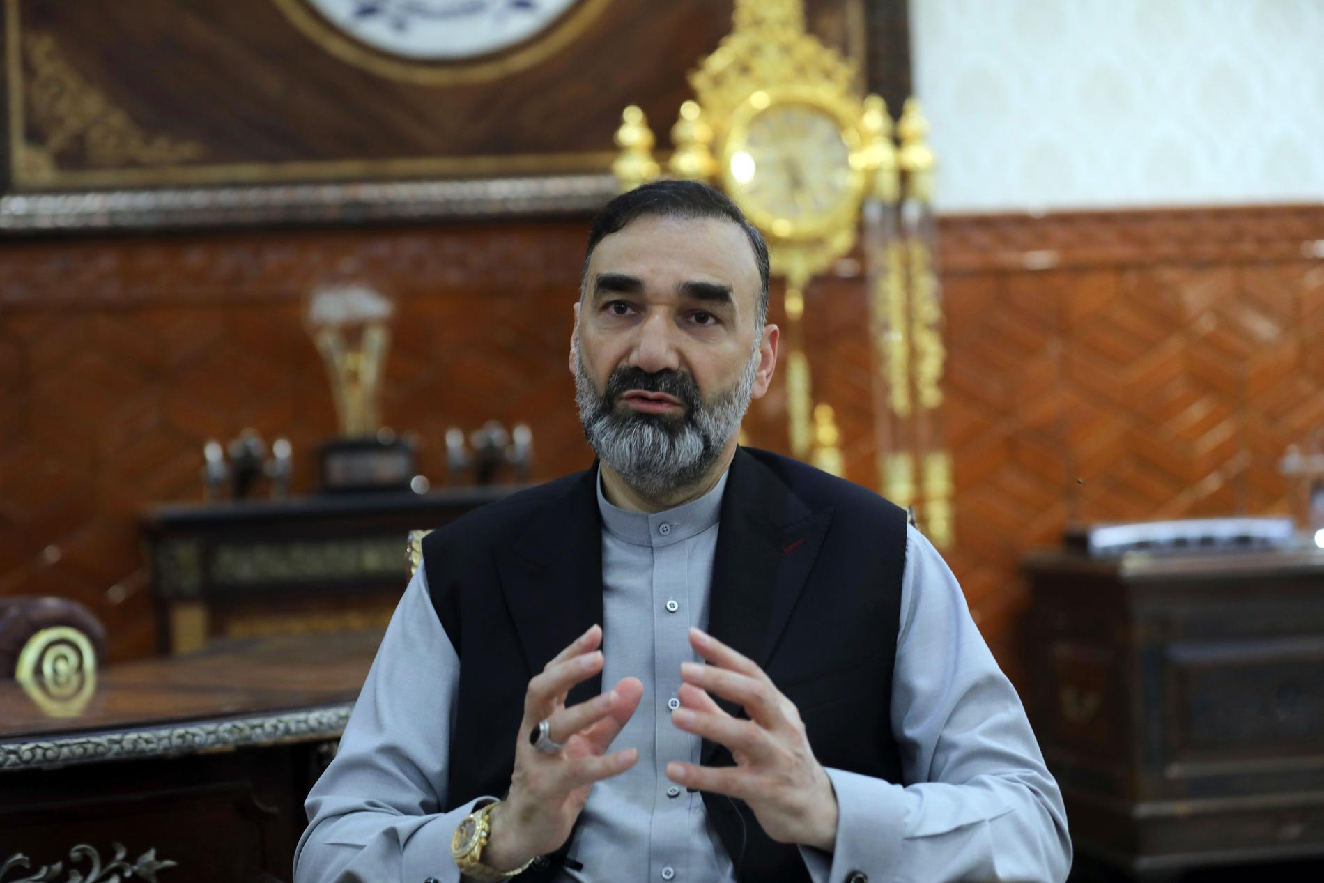 I en intervju med nyhetsbyrån AP kallar Ata Mohammad Noor, chef för Jamiat-e-Islami och en av de mäktigaste krigsherrarna i norra Afghanistan, det amerikanska uttåget ur landet för ”oansvarigt”. 