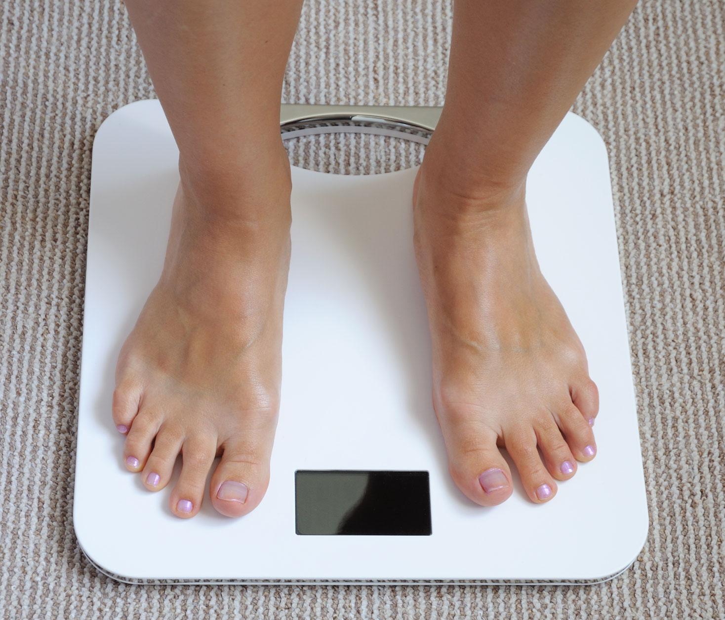 Genom att väga dig oftare får du mer kontroll över din vikt.