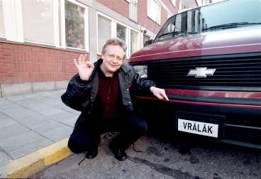 personlig Lars Harrysson är stolt ägare till en bil med registreringsskylt "VRÅLÅK". Och nu finns ännu större möjligheter för dig som vill sticka ut i trafiken. Hela sju bokstäver och siffror får du ha på skylten från och med november.