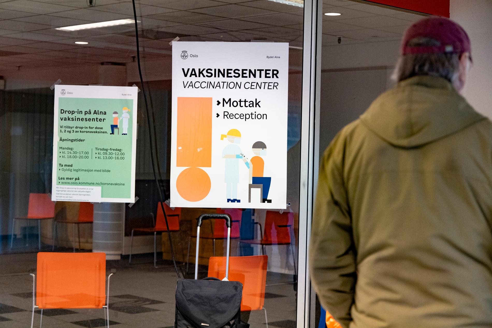 För att försöka bromsa spridningen av coronaviruset planerar byrådet i Oslo att införa masstestning av alla stadens skolelever. 