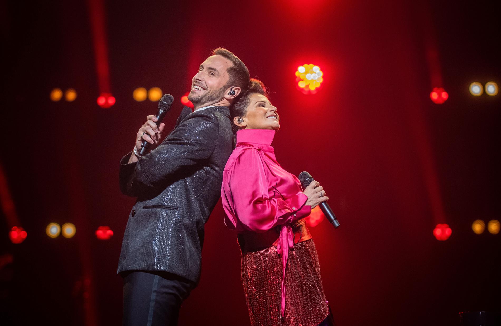 Måns Zelmerlöw och Carola under turnépremiären för julshowen ”A grand Christmas” i Jönköping. 