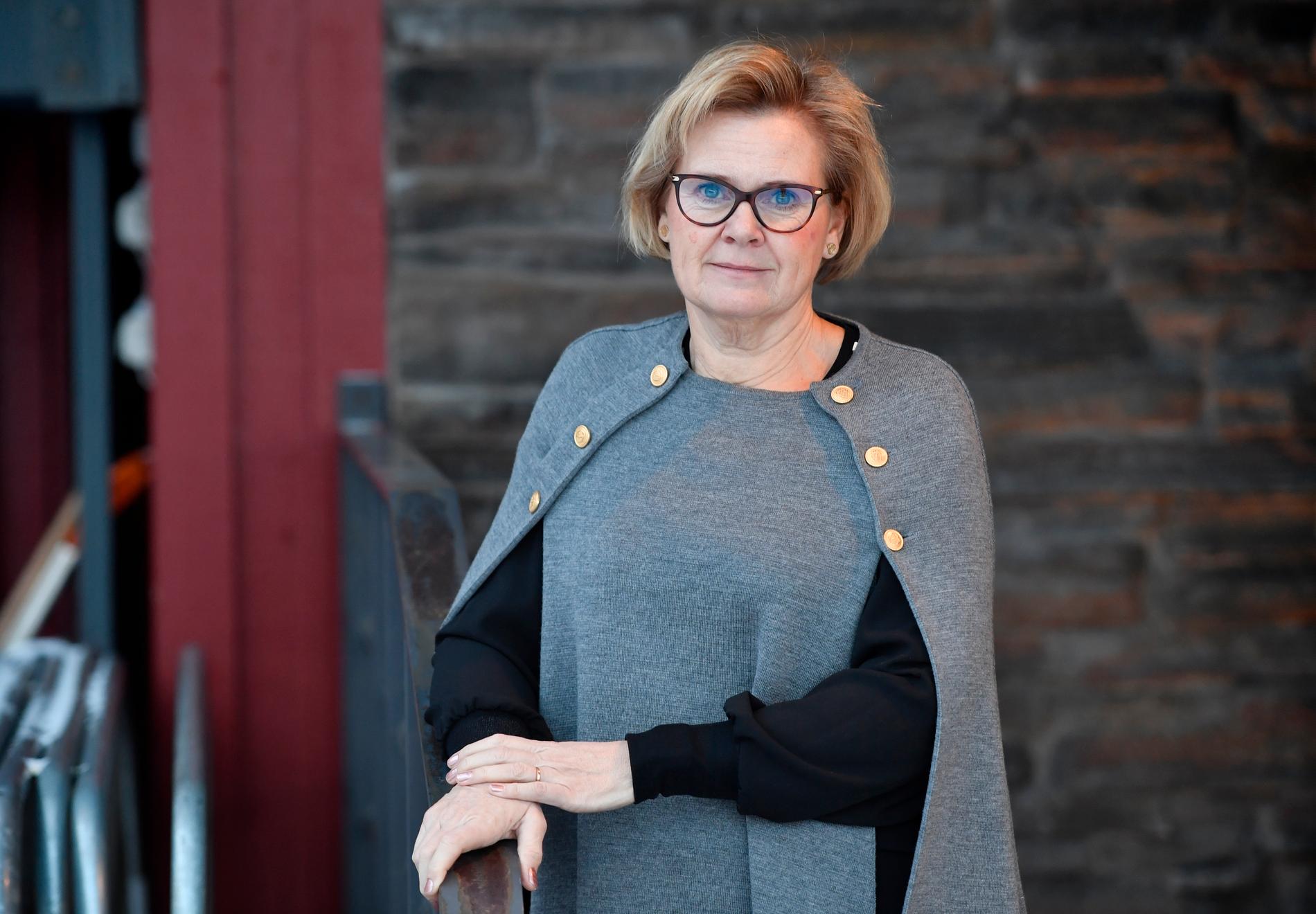 Riksåklagare Petra Lundh hon utesluter inte att man kan behöva utreda anonyma vittnen, säger hon till TT. Hon deltar just nu i Folk och Försvars Rikskonferens på Högfjällshotellet i Sälen.