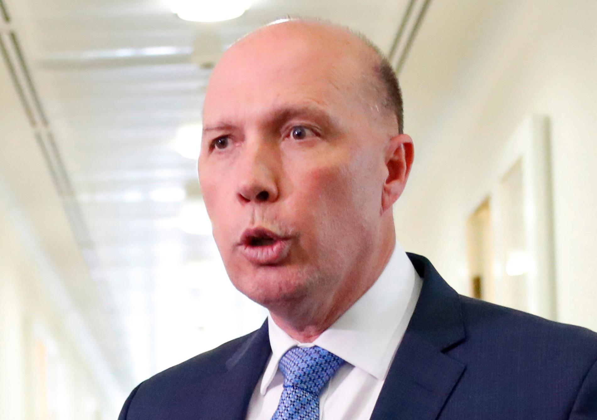 Australiens inrikesminister Peter Dutton säger att passagerarna på den migrantbåt som förliste utanför Australiens kust inte kommer att få stanna i landet.