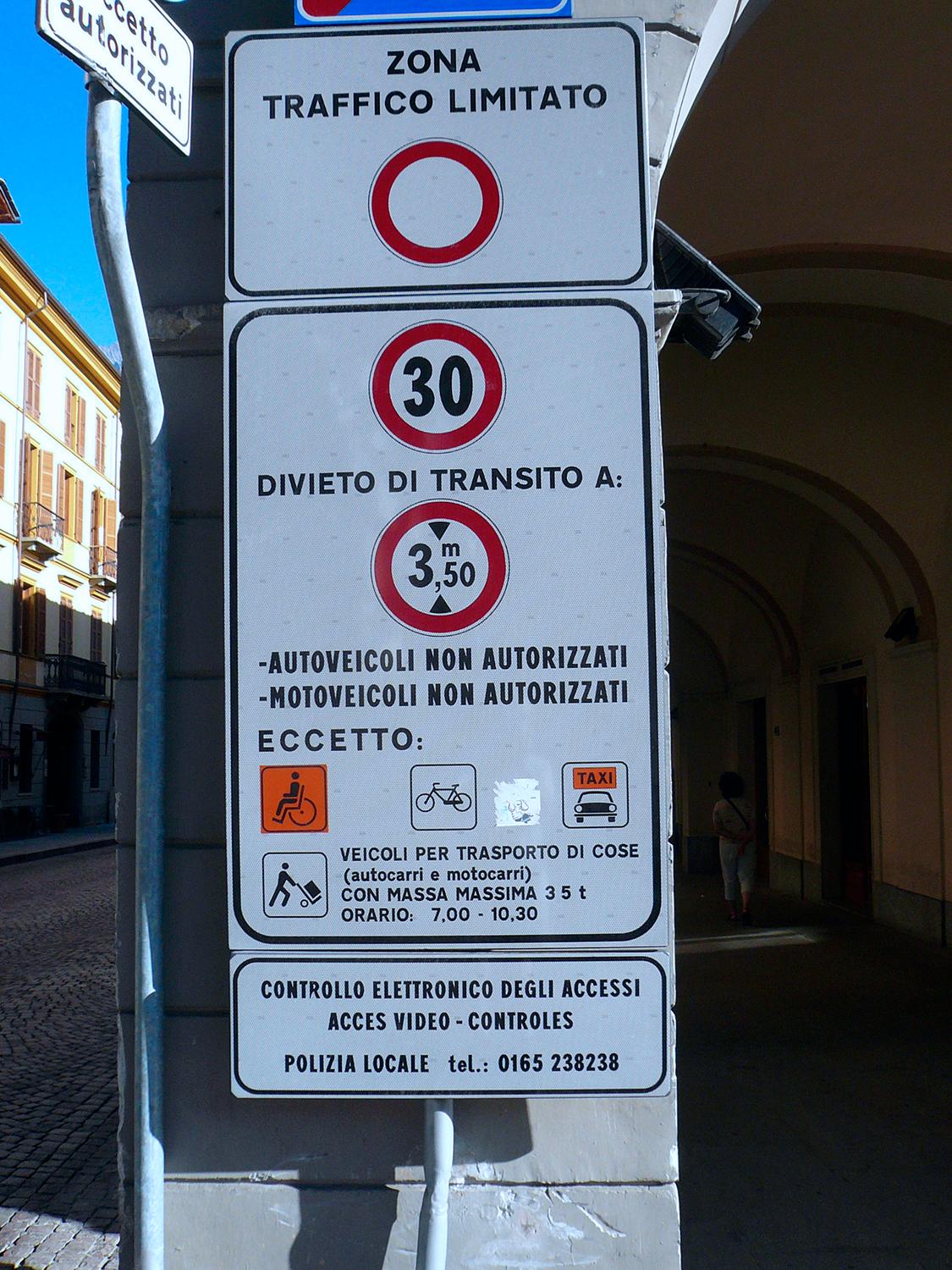 Här är skylten du ska se upp med om du bilar i Italien.