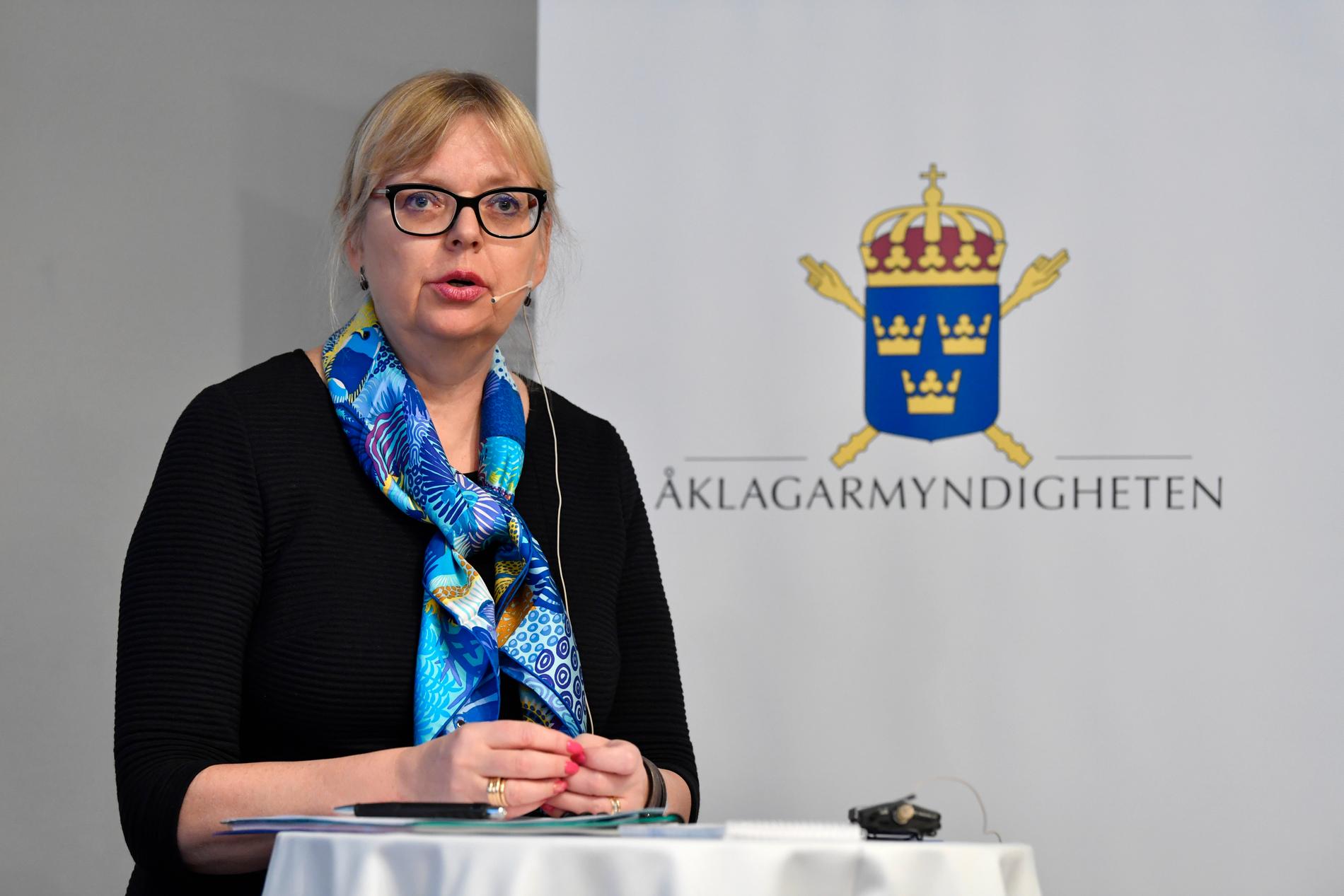 Åklagaren Eva-Marie Persson berättar att hon beslutat att lägga ner förundersökningen mot Julian Assange.