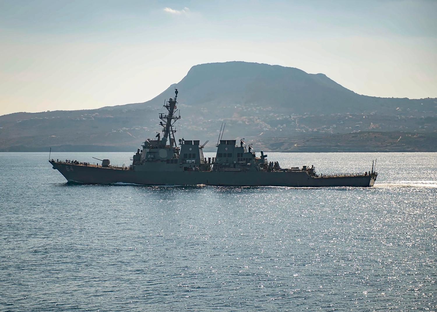 Det amerikanska krigsfartyget USS Carney attackerades, tillsammans med flera fraktfartyg, i Röda havet den 3 december.