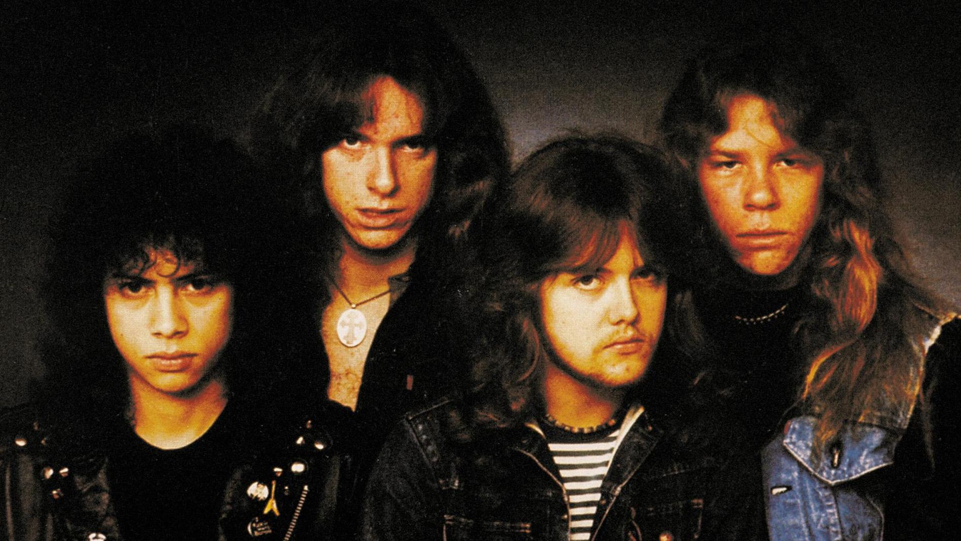 Metallica från ”Kill ’em all”-tiden och med bortgångne basisten Cliff Burton (andra från vänster) i uppställningen.