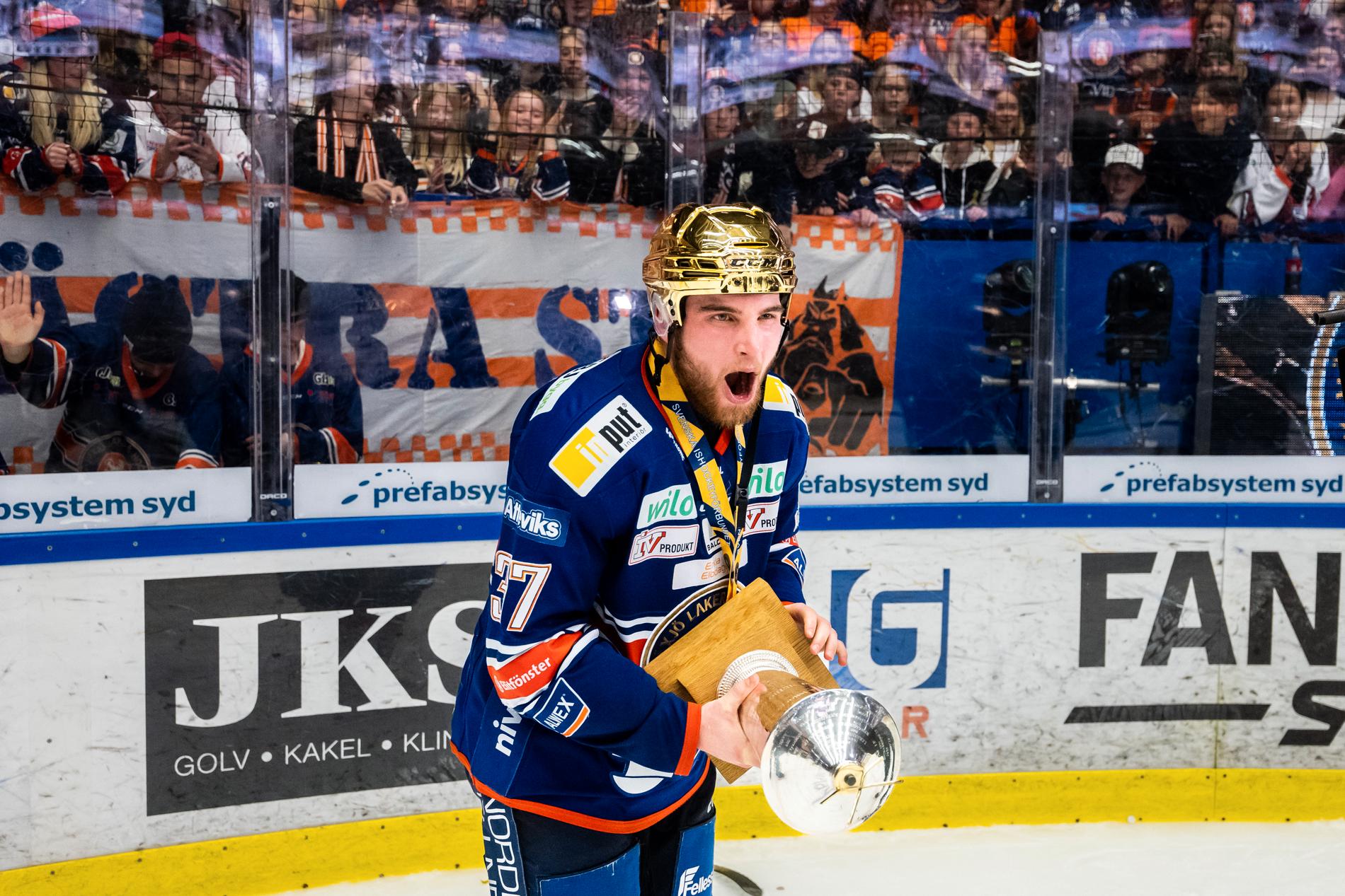 Glenn Gustafsson efter SM-guldet med Växjö. 