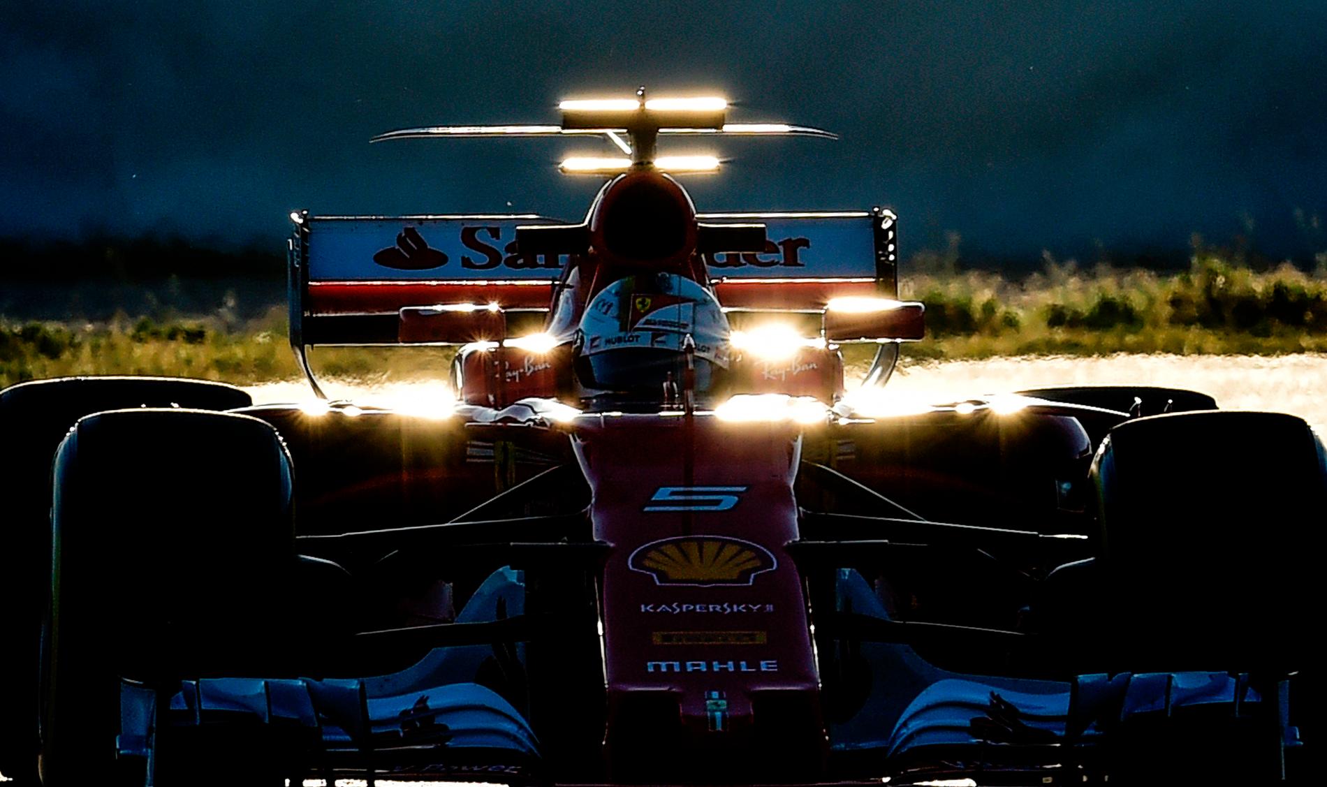 Sebastian Vettel testar för fullt inför den nya säsongen. 