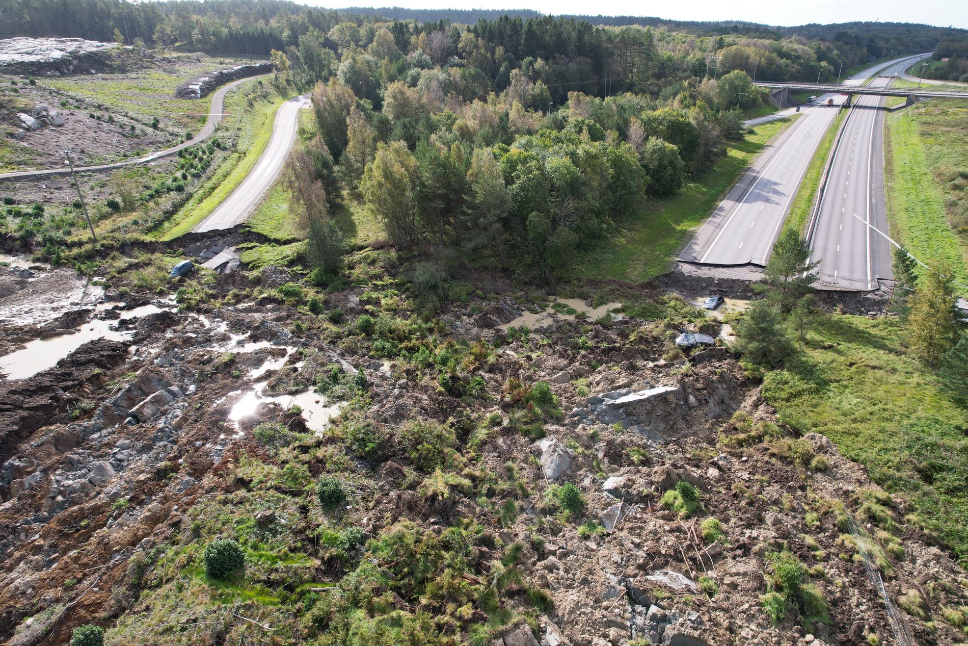 Omfattningen av skadorna efter jordskredet utanför Stenungsund är värre än vad som gått att avgöra baserat på bilder, enligt Trafikverket. Arkivbild.