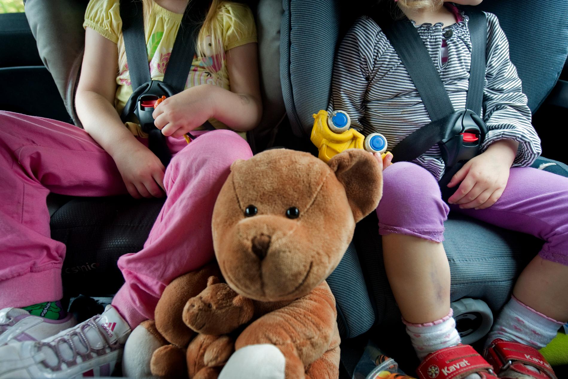 Barn i åldern 4–15 år och kvinnor är bäst på att använda bilbälte, enligt NTF:s undersökning. Arkivbild.